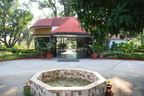 Corbett Leela Vilas Hotel Corbett National Park Exterior photo